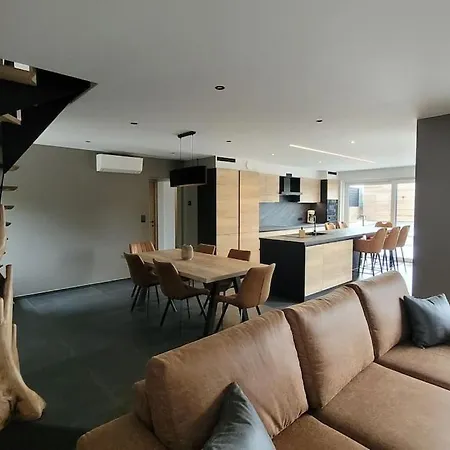 Holiday home Maison T Flobecq