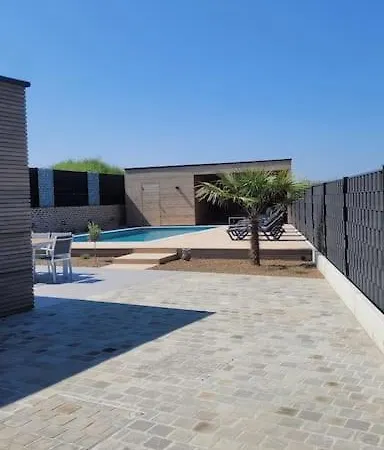 Maison T Holiday home Flobecq